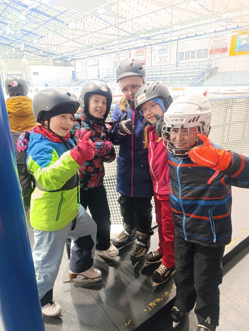 Výuka bruslení žáků 3. tříd