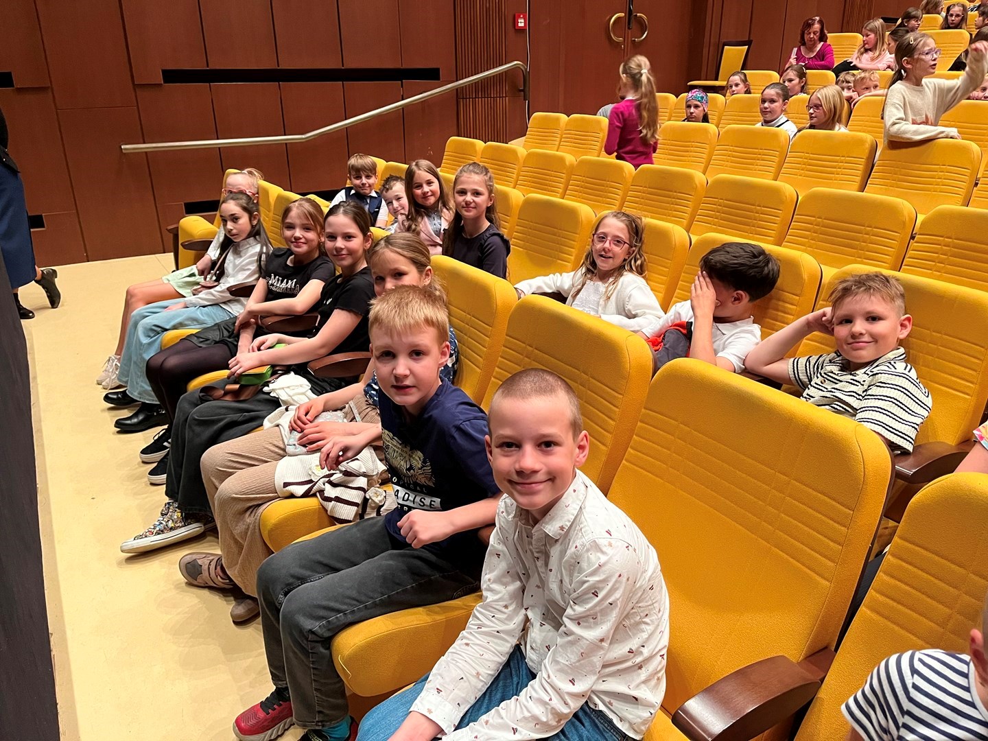 Divadelní představení “Děti z Bullerbynu”- 3.A, 3.B